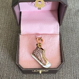 💖👟Juicy couture vintage gold & pink high top sneaker/shoe charm! 👟🏃🏼‍♀️💖
